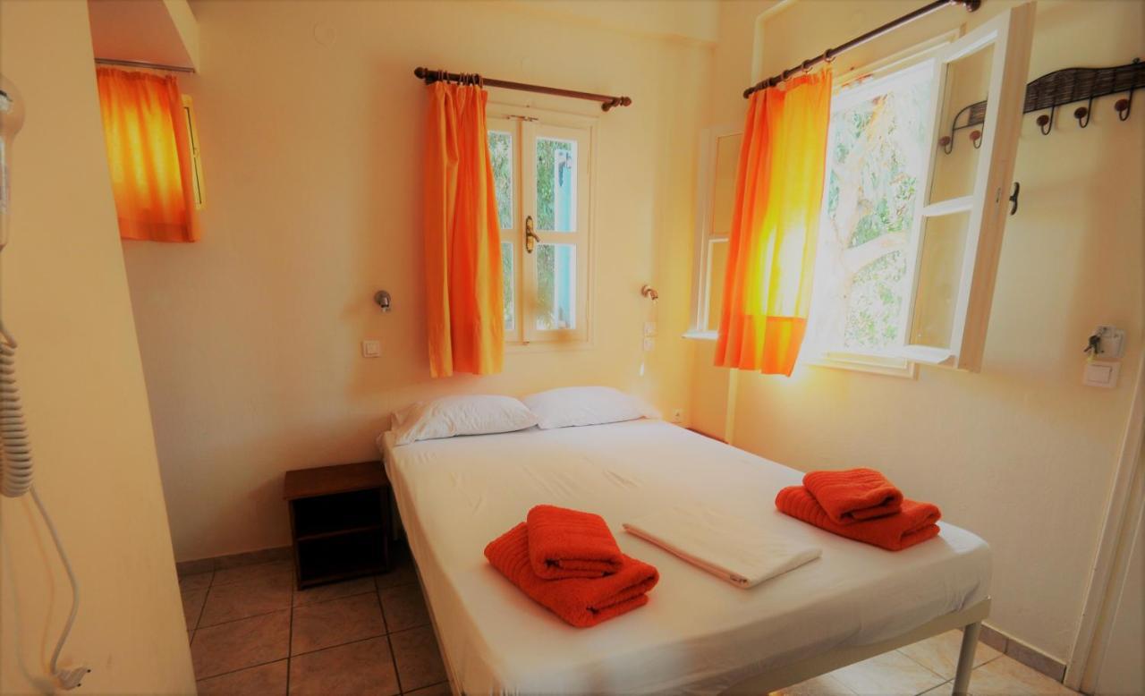 Santorini Camping/Rooms Fira  Exterior foto